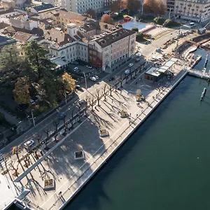 Como Lake Suites شقة
